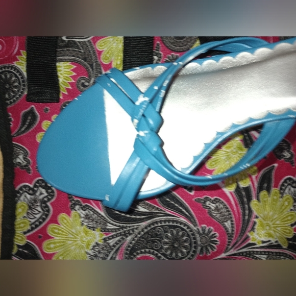 Fioni Strapless Heels - Picture 10 of 15